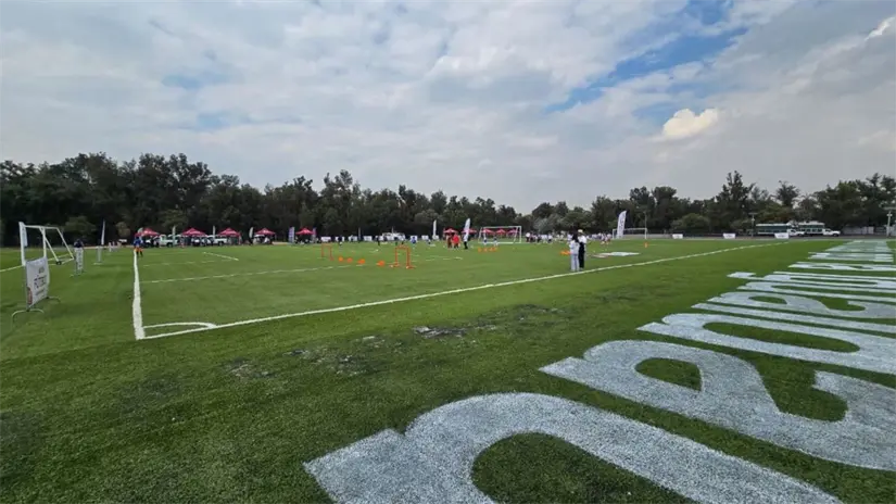 imagen recuadro Clara Brugada transforma 500 mil metros cuadrados en 300 canchas de fútbol en CDMX. Foto: Mario Flores