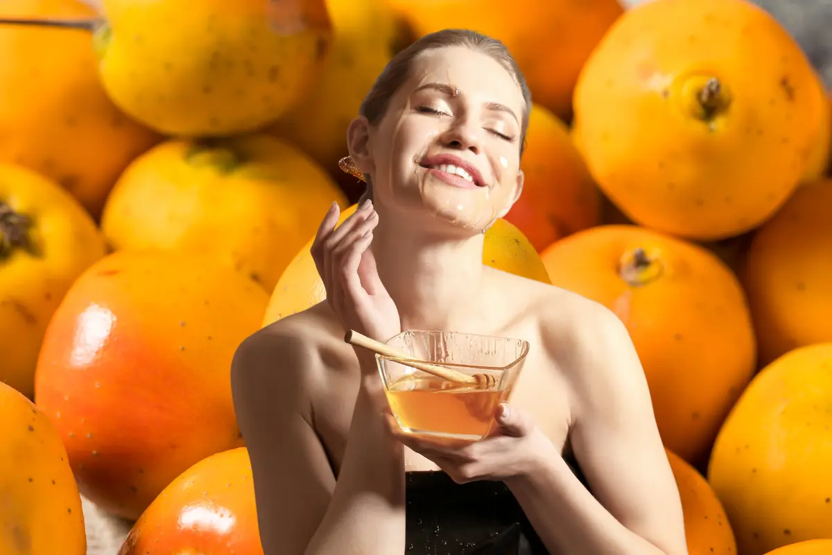 Guía práctica para hacer una mascarilla de tejocote y lucir 20 años más joven en las posadas. Foto: Canva