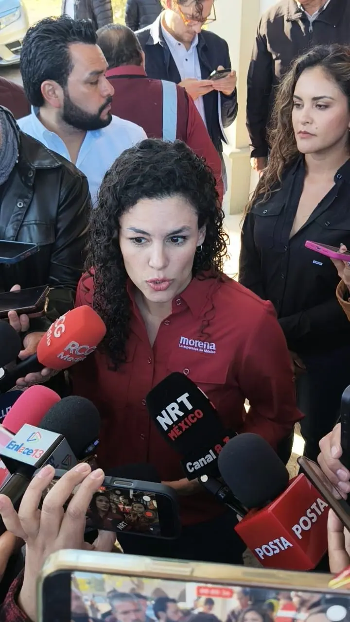 imagen recuadro Luisa María Alcalde en entrevista con medios de comunicación / Foto: Marco Juárez