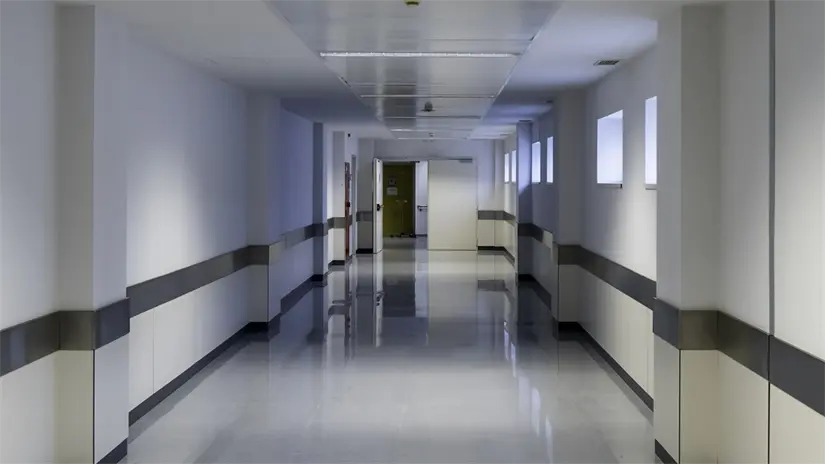 imagen recuadro La sentencia contra la doctora Laura “N” reavivó el debate sobre los casos de negligencia médica. Foto: Canva