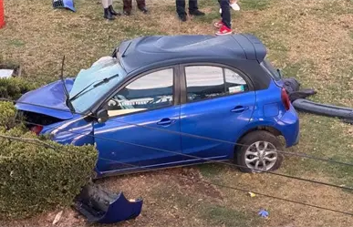 Mujer pierde la vida al chocar contra un árbol en la carretera Toluca-Tenango