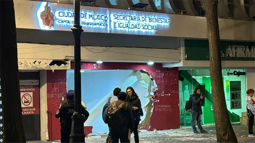 imagen recuadro Disturbios en las oficinas del Bienestar en CDMX. Foto: Luis Antonio Alfaro