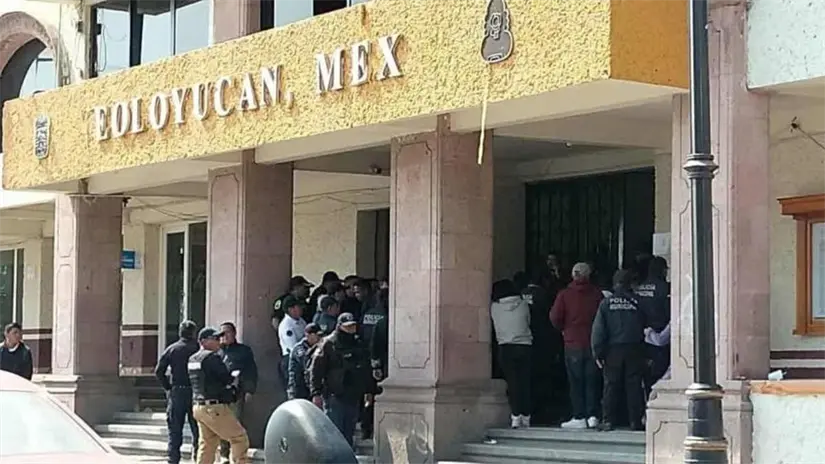 Habitantes de Teoloyucan exigen transparencia tras la denuncia formal por el presunto desvío de más de 132 millones de pesos. Foto: Facebook @Semanario El Coralillo