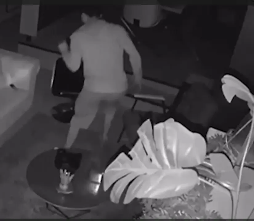 imagen recuadro El detenido es investigado por el robo de 18 laptops sustraídas de unas oficinas ubicadas en el Fraccionamiento Bernardo Reyes. Foto: Policía de Monterrey.