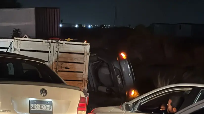 Los daños se presentaron en la vía que divide a Escobedo y El Carmen. Foto: POSTA.