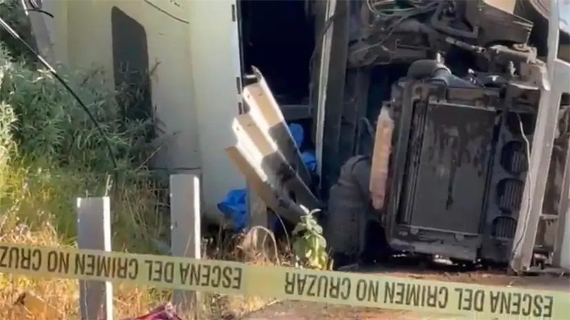 imagen recuadro Cierre parcial y caos vial en la México-Toluca con dirección a la capital mexiquense. Foto: Captura de pantalla (X | @AztecaNoticias)