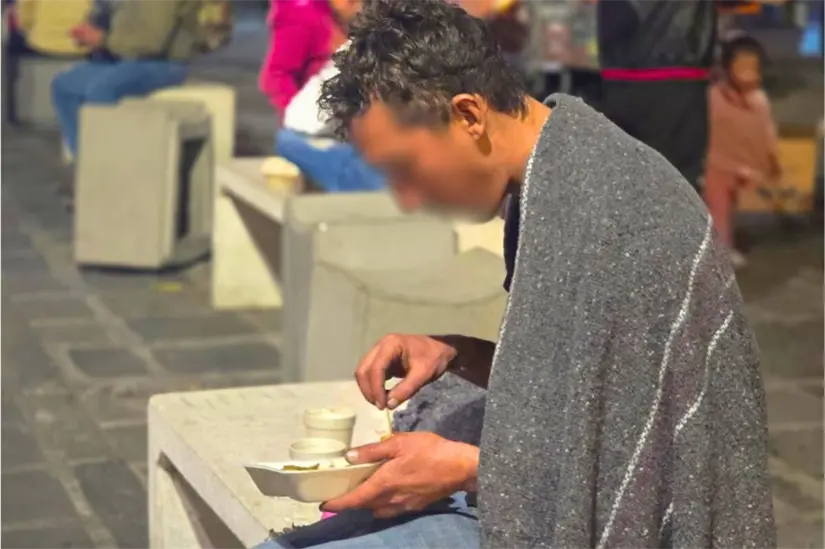 imagen recuadro Las personas en situación de calle reciben diferentes tipos de atención. Foto: X @CDMX_IAPP