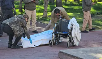 Muere indigente en el Jardín de Morelos de Durango sobre su silla de ruedas