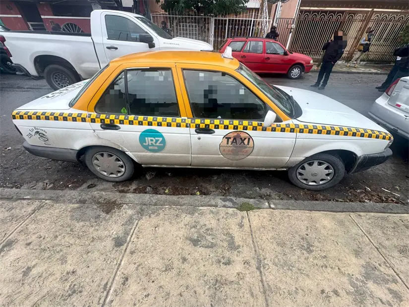 imagen recuadro Taxi asegurado por las autoridades Foto: Policía de Guadalupe