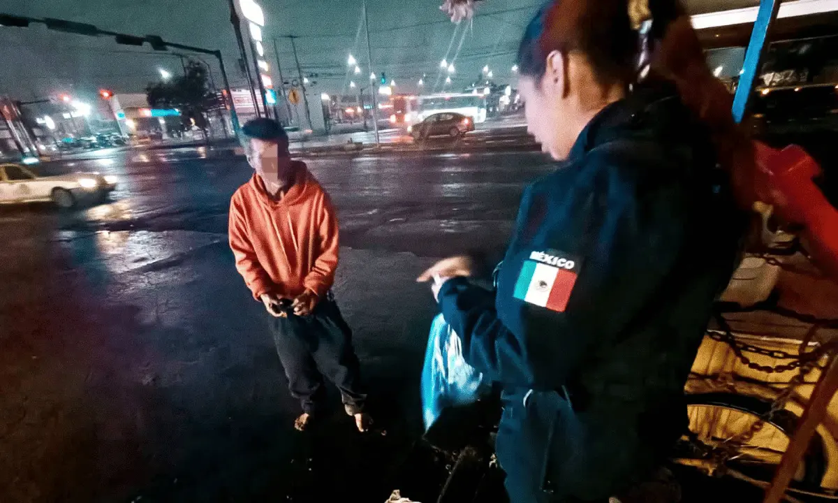 Este tipo de acciones recuerdan que, incluso en jornadas difíciles, la labor policial también puede ser un puente de solidaridad. Foto: Policía de Guadalupe.