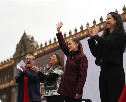Claudia Sheinbaum entrega libros gratuitos "25 para el 25"; Francisco Taibo responde a EU