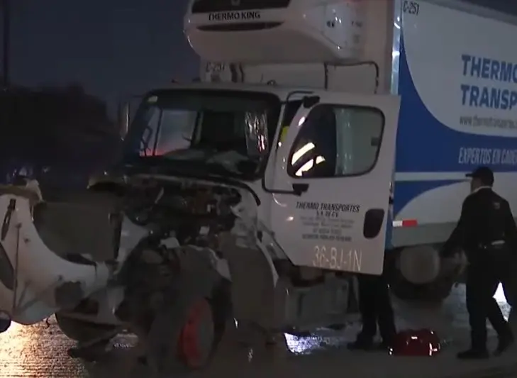 imagen recuadro De acuerdo con su testimonio, el chofer acababa de salir del centro de distribución de una reconocida cadena comercial. Foto: Facebook Diario Nuevo León.