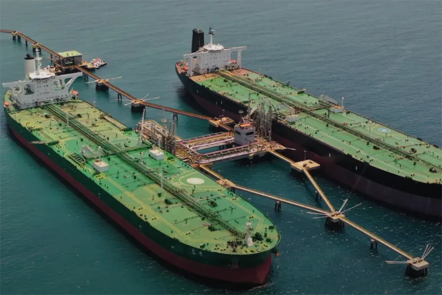 EE.UU. sanciona más de 25 buques por operar en la Flota en la Sombra del petróleo de Irán