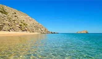 Esta es la mejor playa de La Paz para pasar una Navidad en pareja