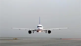 Vuelos con retraso por fuertes bancos de niebla en el Aeropuerto Internacional de Monterrey