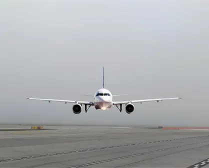 Vuelos con retraso por fuertes bancos de niebla en el Aeropuerto Internacional de Monterrey