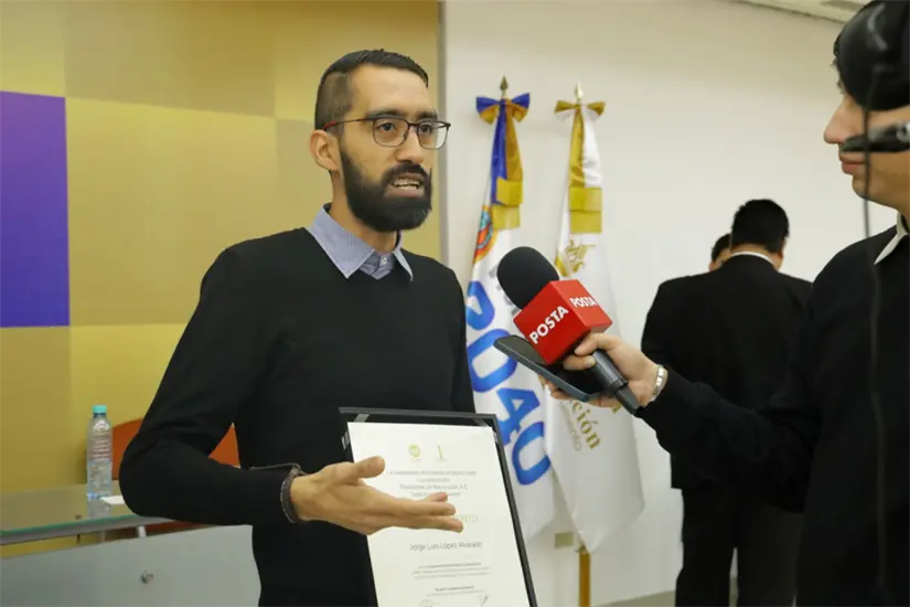 imagen recuadro La ceremonia del Premio Estatal de Periodismo 2025 fue un hito para POSTA, con un merecido reconocimiento a Jorge López. Foto: Yarince Torres