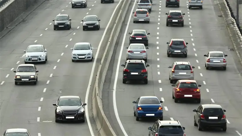 imagen recuadro Recuerda que los autos eléctricos, híbridos y de servicios de emergencia están exentos de las limitaciones del programa Hoy No Circula. Foto: Canva