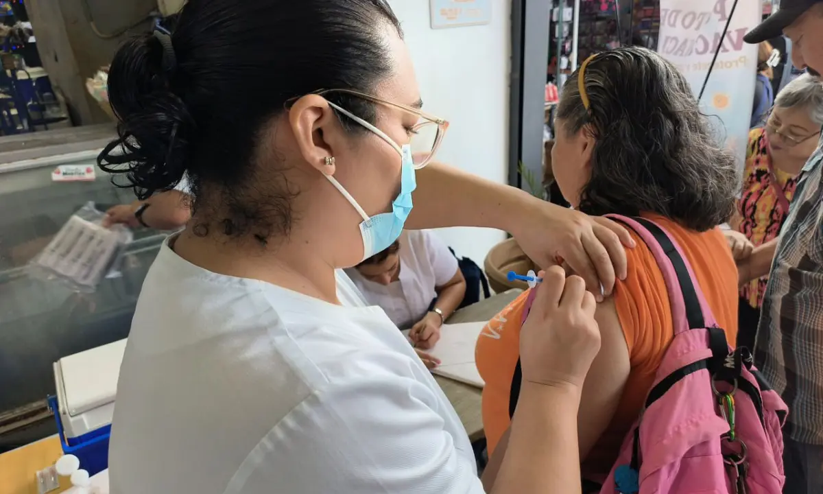 Existen grupos en la población para los que debería ser prioridad recibir una dosis de la vacuna Foto: Secretaría de Salud Yucatán