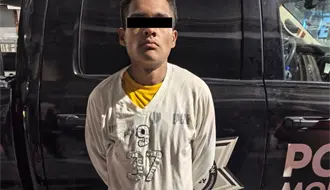 VIDEO | Así fue la detención de un joven por dañar propiedad ajena en el centro de Monterrey