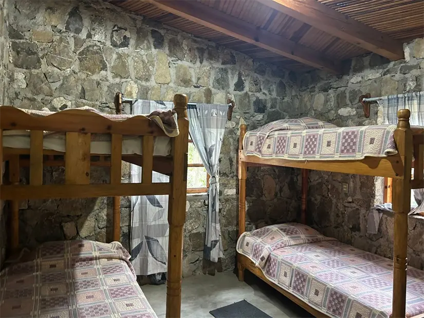 Visitar Cabañas del Parque El Salto garantiza un descanso reparador en un entorno natural lleno de paisajes impresionantes y seguridad. Foto: Diego Ovalle