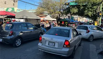 Compras navideñas colapsan el Centro de Monterrey y disparan el tráfico