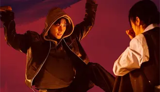 Cashman: un superhéroe que sacrifica su dinero por hacer lo correcto