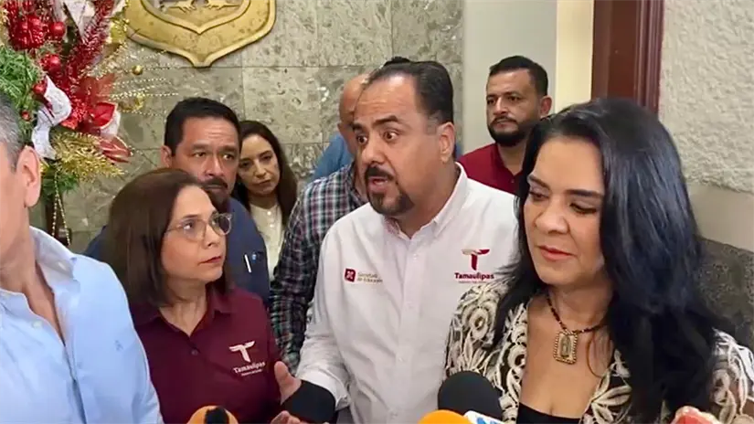 Igor Crespo Solís, subsecretario de Media Superior y Superior y Mónica Villarreal Anaya, presidenta municipal de Tampico tras reunión | FOTO: Axel Hassel