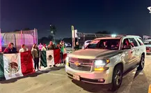 Más de 100 carros cruzaron de Estados  Unidos a México para viajar en caravana al estado de San Luis Potosí