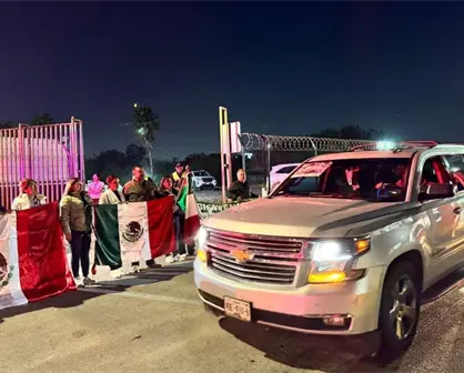 M&aacute;s de 100 carros cruzaron de Estados  Unidos a M&eacute;xico para viajar en caravana al estado de San Luis Potos&iacute;