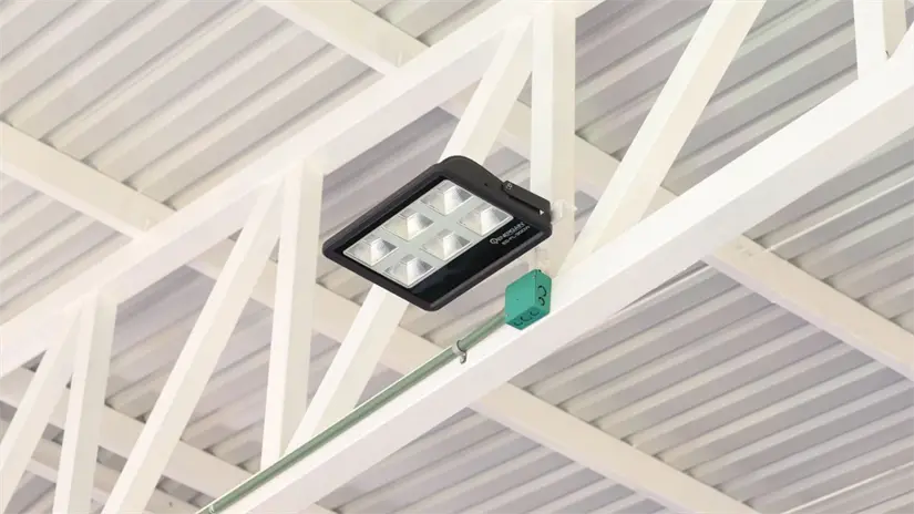 Se le dio mantenimiento y rehabilitación a equipos de la red eléctrica en varios edificios del plantel | FOTO: SET