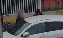 VIDEO | Policía de Monterrey rescata a niña de 2 años encerrada en camioneta