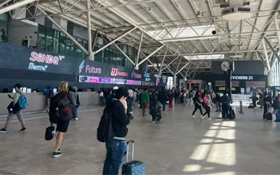 Central de Autobuses de Monterrey colapsa por la temporada decembrina: largas filas, viajes llenos y alza en precios Central de Autobuses de Monterrey colapsa por la temporada decembrina: largas filas, viajes llenos y alza en precios