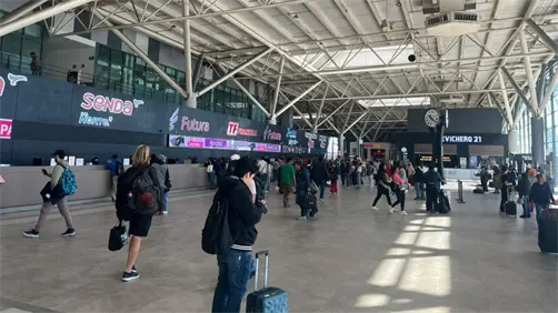 Central de Autobuses de Monterrey colapsa por la temporada decembrina: largas filas, viajes llenos y alza en precios