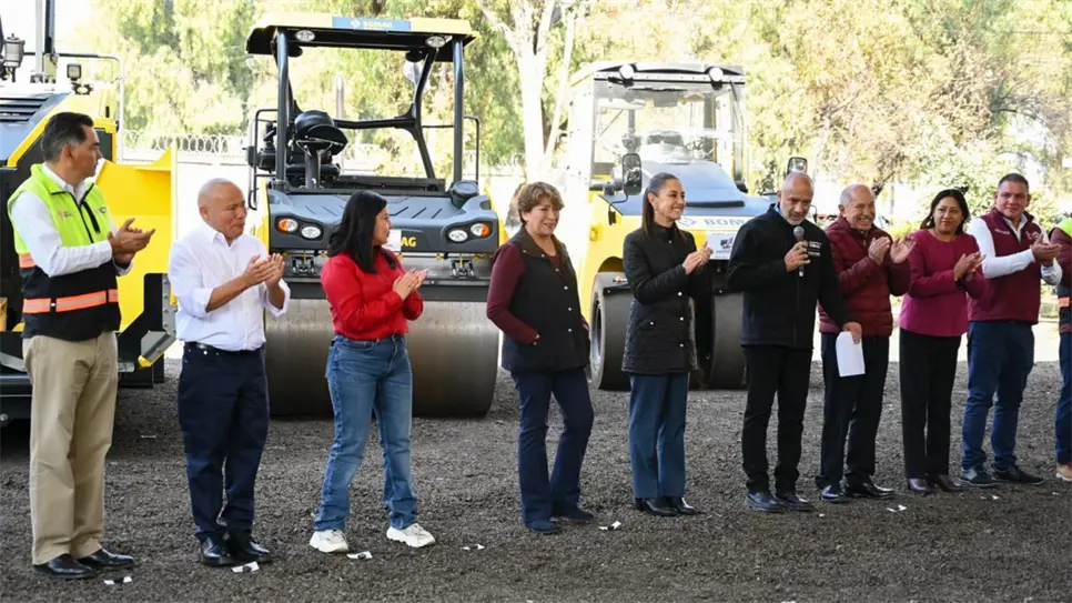 Claudia Sheinbaum entrega tercera etapa de trenes de pavimentaci&oacute;n en Edomex