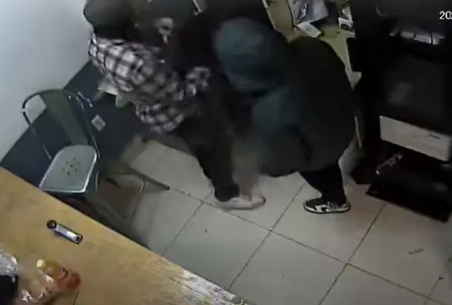 Los ladrones fueron captados en cámaras de seguridad delinquiendo. Foto: Policía de Guadalupe.