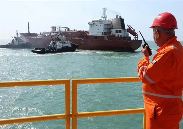 Armada de Venezuela custodia buques petroleros ante el acecho de los Estados Unidos