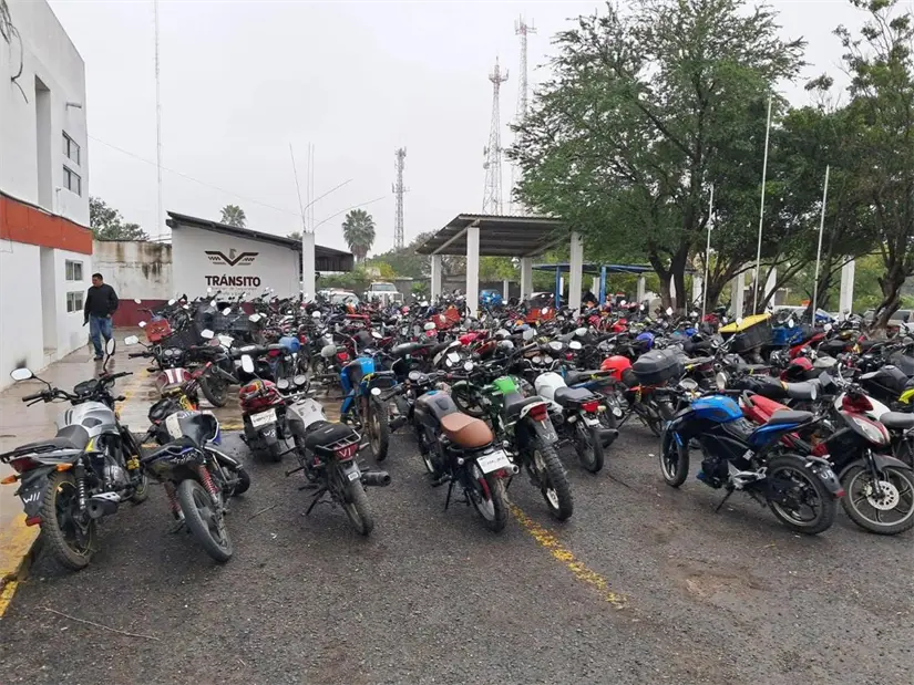 Cerca de 100 motocicletas han sido aseguradas tan solo en esta ciudad. FOTO / Tránsito Municipal