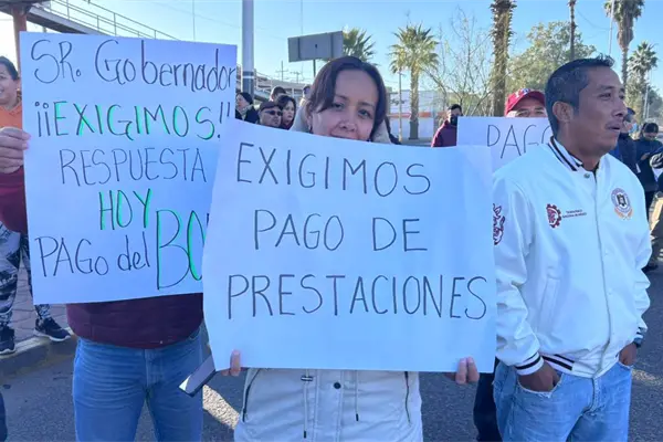 EN VIVO | Manifestantes exigen en Durango pago de aguinaldo 2025 y otras prestaciones