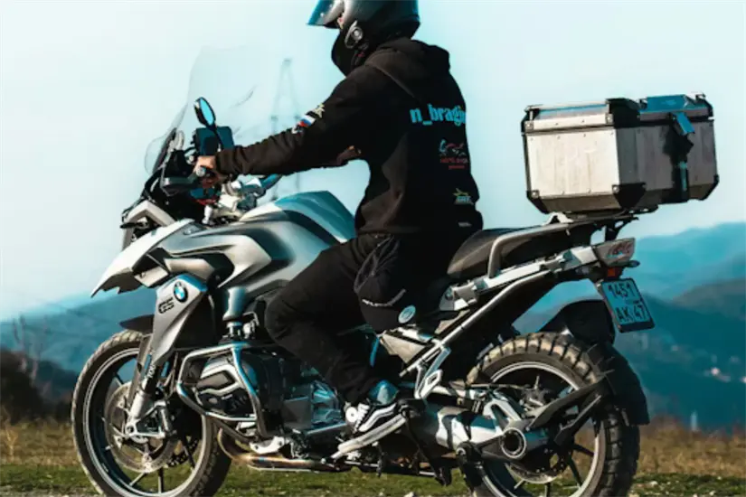 imagen recuadro Foto ilustrativa motociclista/ FOTO: Unsplash