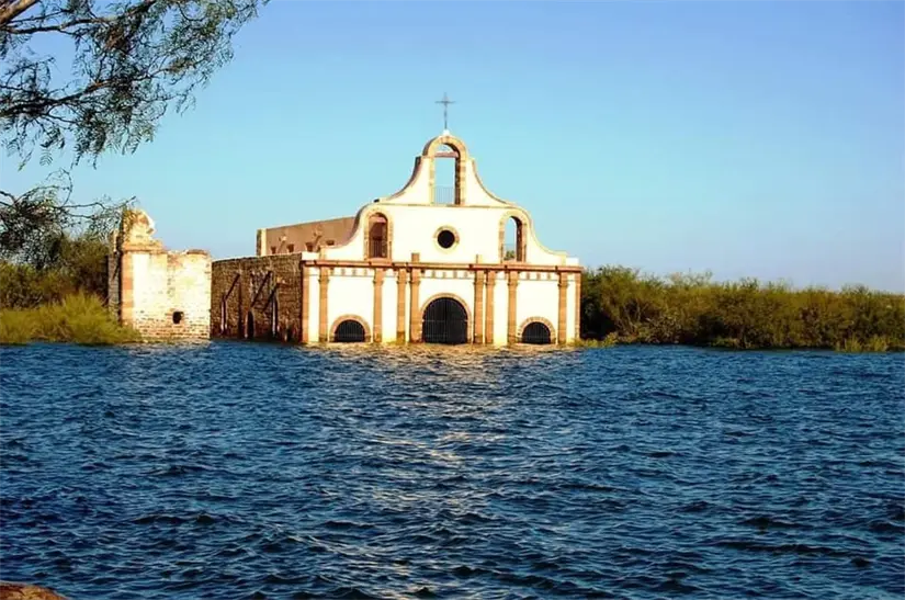 Este pueblo fantasma de Tamaulipas desafía al agua y al tiempo. FOTO | Nuestras Noticias