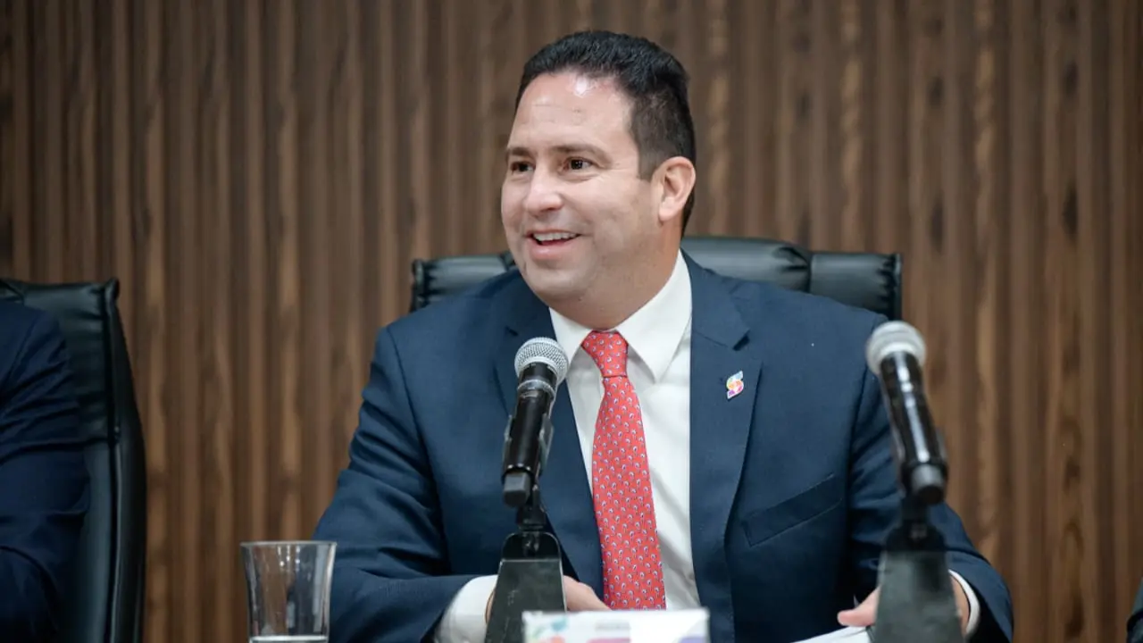 El cierre positivo de 2025 se sustenta en la confianza que instituciones financieras y la ciudadanía han depositado en el gobierno municipal./Foto: FB Javier Díaz