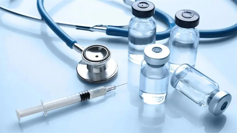 Acudir a los módulos de salud ante síntomas como fiebre alta o dificultad respiratoria. Foto: Canva